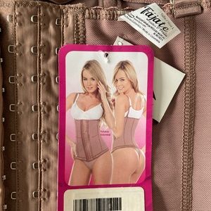 Cinturilla marca Fajate (colombiana)